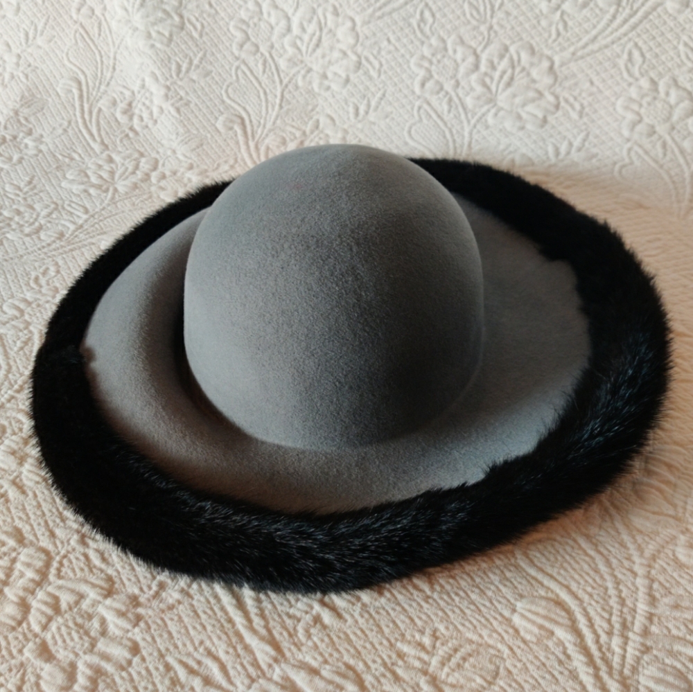 Mr John New York Paris Classic Gray Bowler Hat With Black Fur Trim 100% Wool
